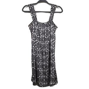 White House Black Market Silk Dress Sleeveless Geometric Women Sz 0 Black White